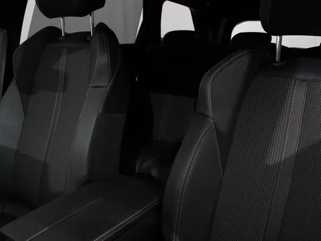 Peugeot 5008 1.2 PureTech GT Black Pack 2024 Benzine 12