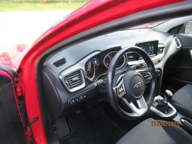 Kia Ceed 1.0 T-GDi DynamicLine 2019 Benzine 13