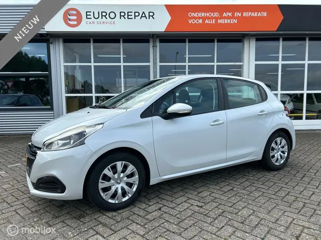 Peugeot 208 1.2 PureTech Active Automaat 2015 Benzine