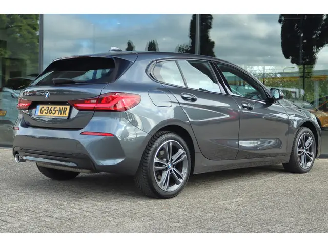BMW 1 Serie 118I EXECUTIVE EDITION AUT. 2019 Benzine 2