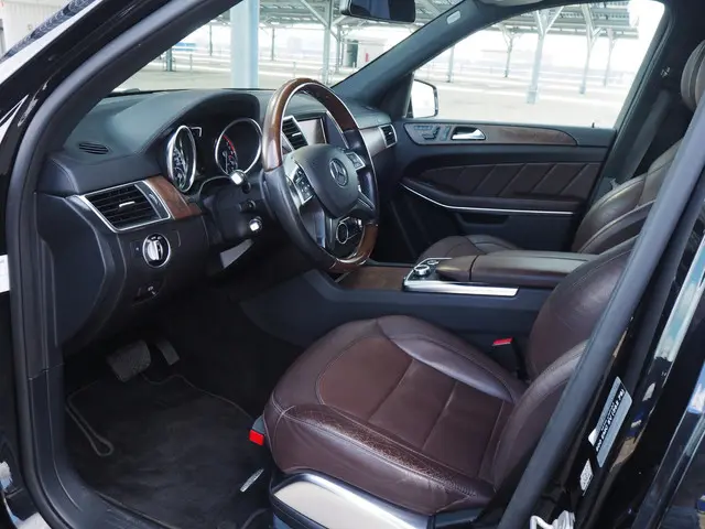 Mercedes-Benz GL 500 4-Matic 2015 Benzine 12