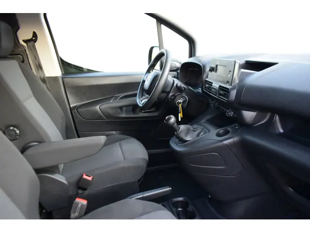 Toyota ProAce CITY 1.5 D-4D Cool Comfort 2020 Diesel 11