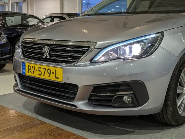 Peugeot 308 1.2 PureTech Allure 2018 Benzine 6