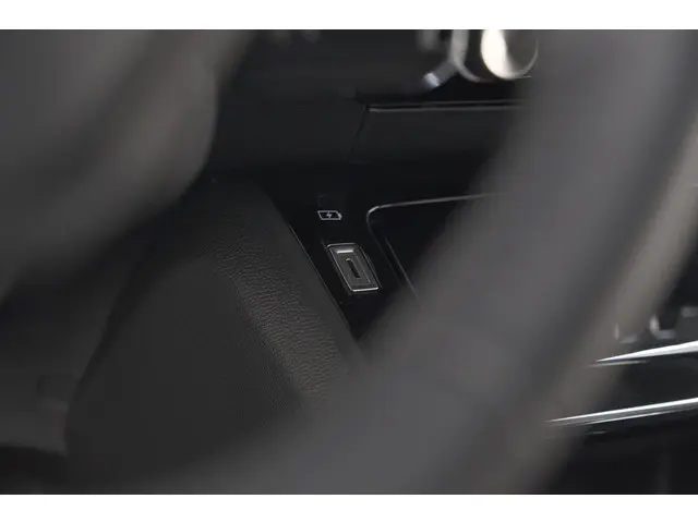 Peugeot 2008 PureTech 130 EAT8 Allure 2023 Benzine 49