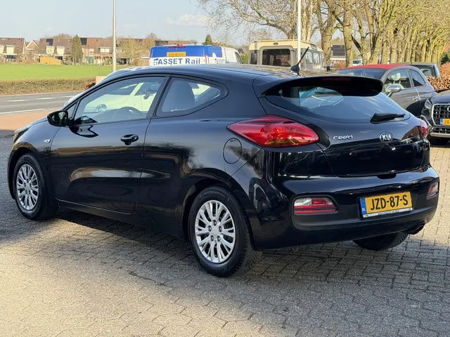 Kia pro_cee'd 1.4 CVVT 2013 Benzine 8
