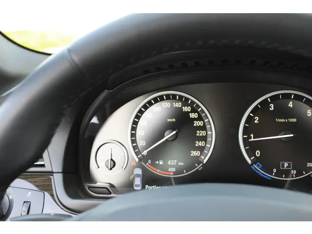 BMW 5 Serie 520i Executive 2014 Benzine 17