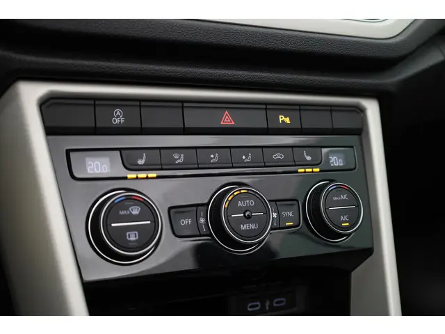 Volkswagen T-Roc Cabrio 1.5 TSI Style DSG 2021 Benzine 22