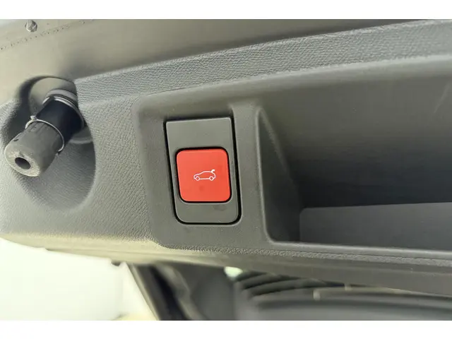 Peugeot e-308 SW GT 54 kWh 2025 Elektrisch 13