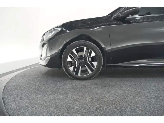 Peugeot 208 PureTech 100 Allure 2024 Benzine 19