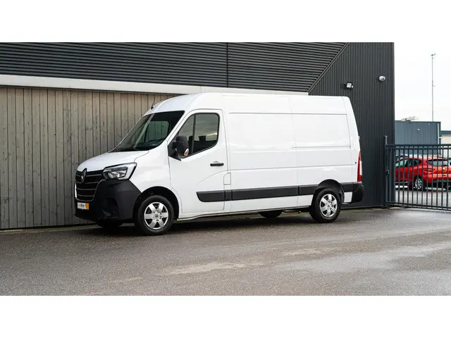 Renault Master T35 2.3 dCi 135 L2H2 Comfort 2022 Diesel 62
