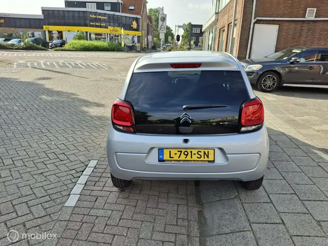 Citroën C1 1.0 VTi Feel, LAGE KM STAND 2021 Benzine 6