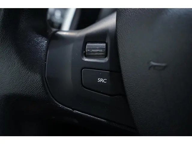 Peugeot 208 1.4 e-HDi Active 2013 Diesel 22