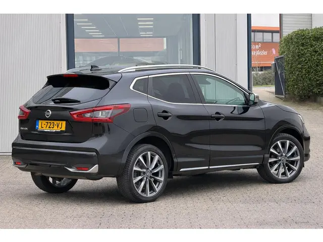Nissan QASHQAI 1.3 DIG-T Tekna+ Dynamic Pack 2019 Benzine 2