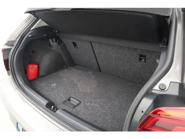 Volkswagen Polo 1.0 TSI Highline DSG 2021 Benzine 26