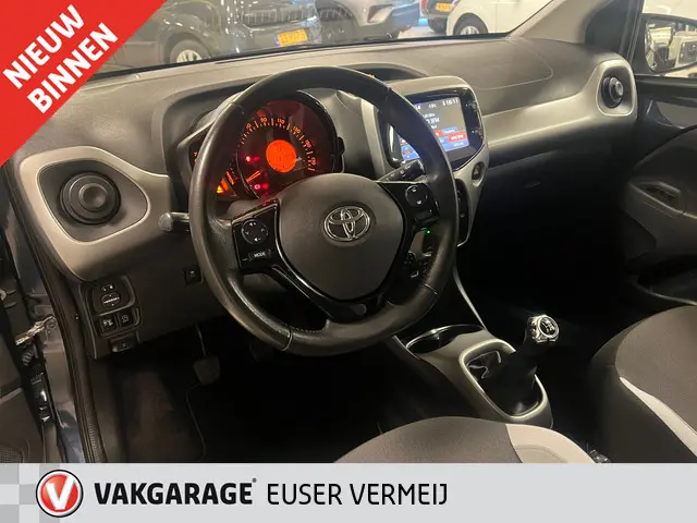 Toyota Aygo 1.0 VVT-i x-play Airco. 2016 Benzine 13