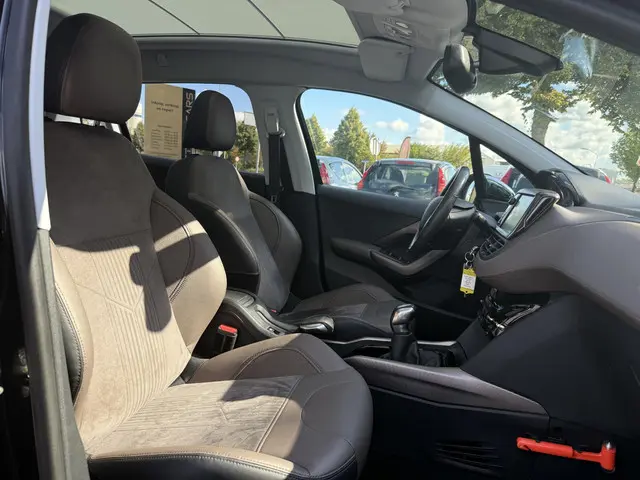 Peugeot 2008 1.6 VTi Féline 2013 Benzine 8