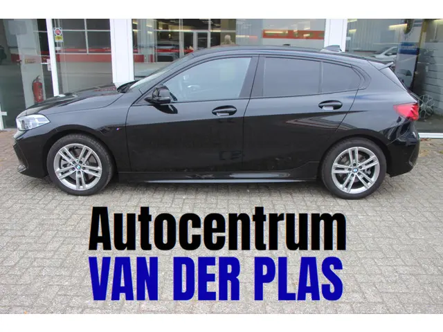BMW 1 Serie 118i Executive Edition 2021 Benzine 28