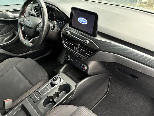 Ford Focus Wagon HELAAS VERKOCHT!!! 2019 Benzine 29