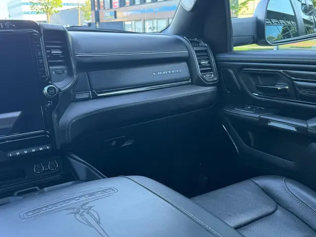 RAM 1500 5.7 Limited Night NL-AUTO 2023 LPG/Gas 14