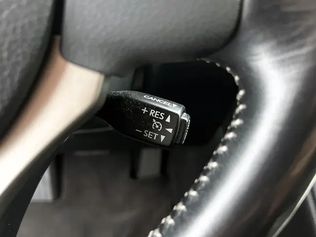 Lexus IS 300h Limited 2015 Hybride Benzine 18