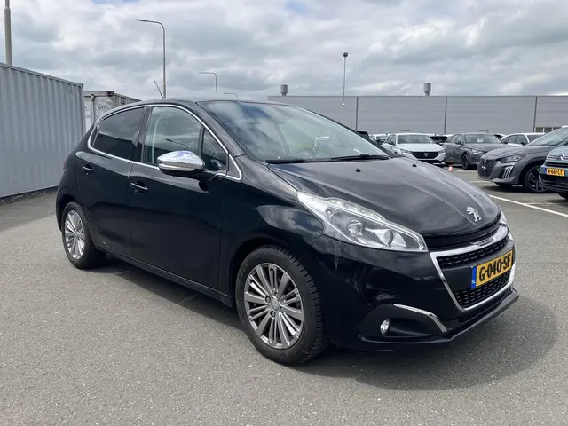 Peugeot 208 1.2 PT ALLURE 2019 Benzine 8