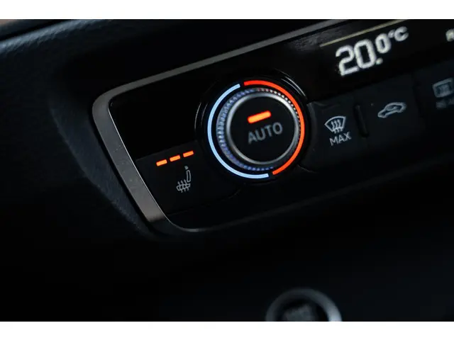 Audi Q3 45 TFSI e S edition 2022 Hybride Benzine 41