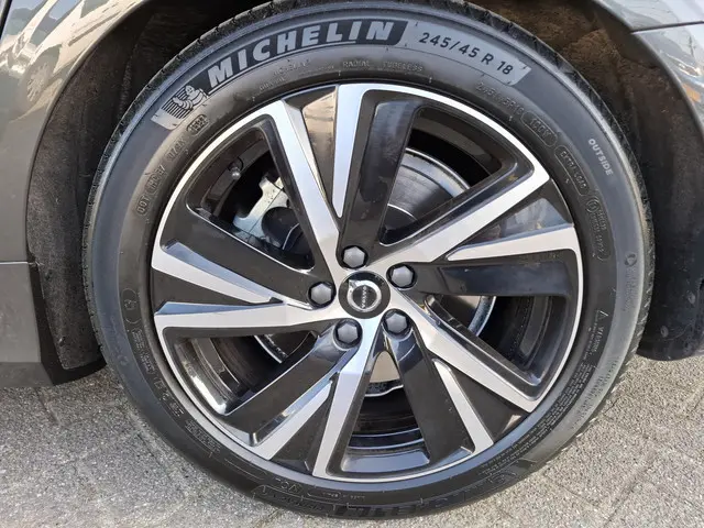 Volvo V90 2.0 B4 Inscription 2020 Hybride Benzine 32