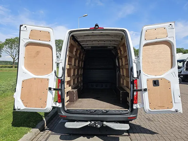 Mercedes-Benz Sprinter 317 2023 Diesel 14
