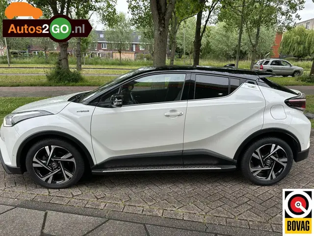 Toyota C-HR 1.8 Hybrid Executive 2018 Hybride Benzine