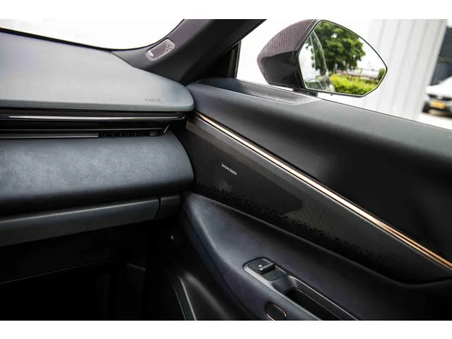 Lynk & Co 08 1.5 More 2026 Hybride Benzine 29