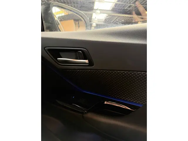 Toyota C-HR 1.8 Hybrid Bi-Tone 2021 Hybride Benzine 16