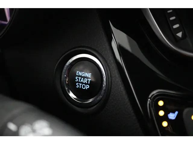 Toyota C-HR 1.2 Bi-Tone 2017 Benzine 46