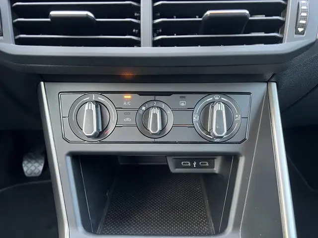 Volkswagen Polo 1.0 MPI Comfortline 2021 Benzine 24