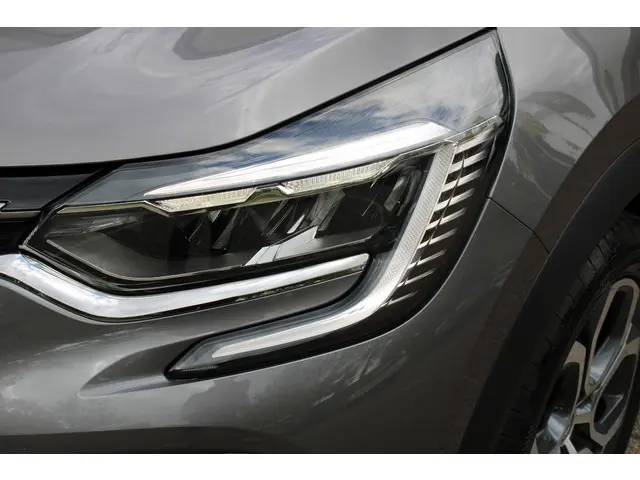 Renault Captur 1.0 TCe 90 techno 2023 Benzine 8