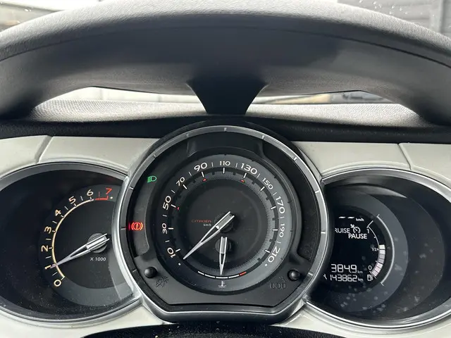 Citroën DS3 Cabrio 1.2 VTi Chic 2013 Benzine 24