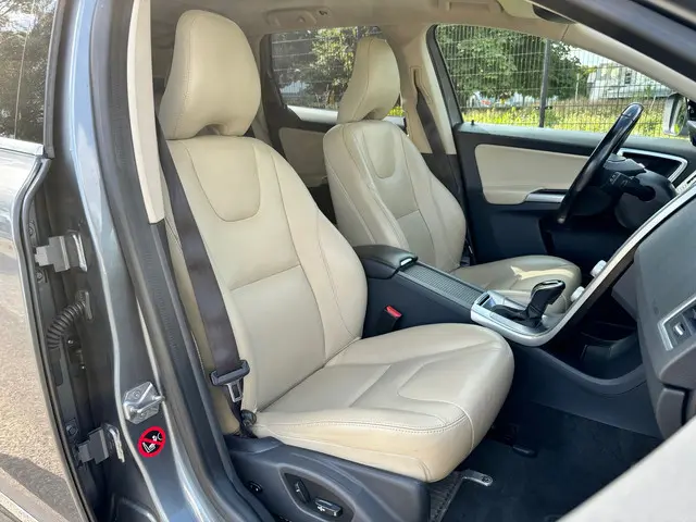 Volvo XC60 2.0 D4 FWD Polar+ | Harman/Kardon 2017 Diesel 6