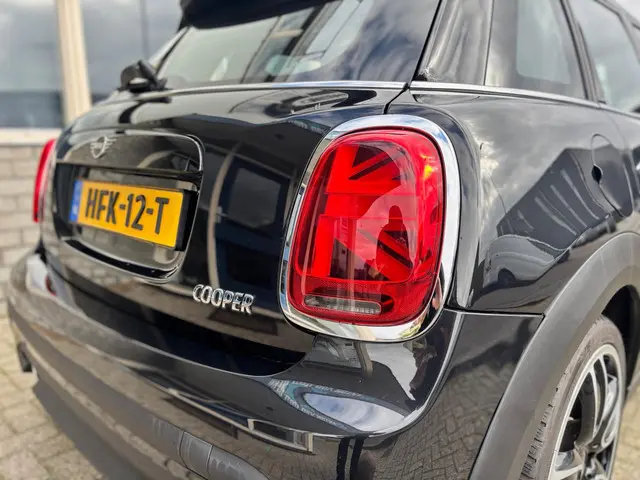 MINI Cooper Mini 1.5 Classic 2023 Benzine 8