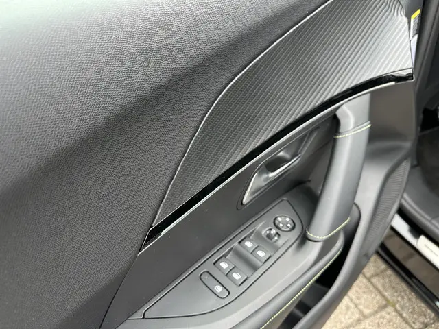 Peugeot e-2008 EV GT Pack 136 PK 2022 Elektrisch 15