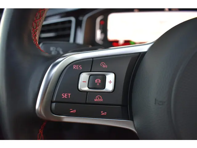 Volkswagen Polo 2.0 TSI GTI 200pk 2018 Benzine 18