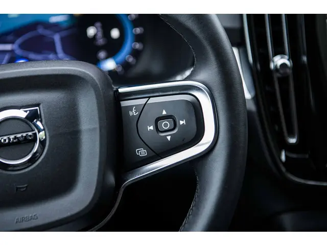 Volvo XC40 2.0 B4 Core 2024 Benzine 25