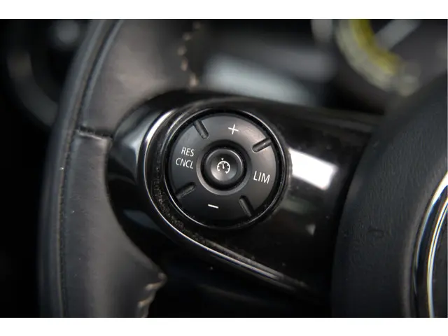 MINI Electric Mini Yours 33 kWh 2020 Elektrisch 8