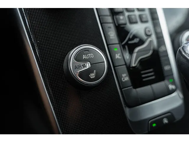 Volvo V40 1.5 T2 Polar+ 2019 Benzine 34