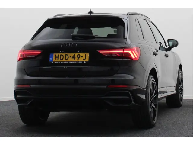 Audi Q3 45 TFSI e S edition 2021 Hybride Benzine 19