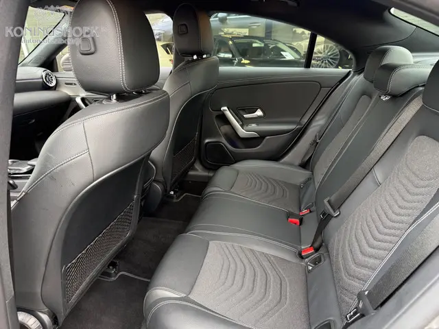 Mercedes-Benz CLA 180 AMG Line 2023 Benzine 13