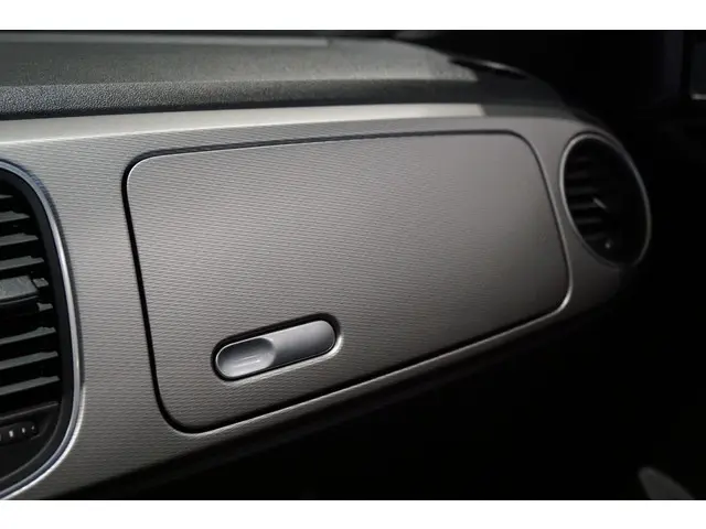 Volkswagen Beetle Cabriolet 1.2 TSI Club 2016 Benzine 21