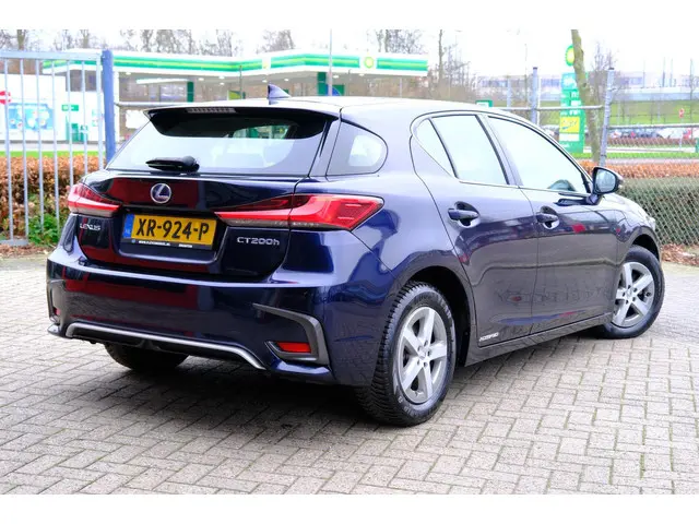 Lexus CT 200h Aut. Navi|Alcantara|Cam 2019 Hybride Benzine 3