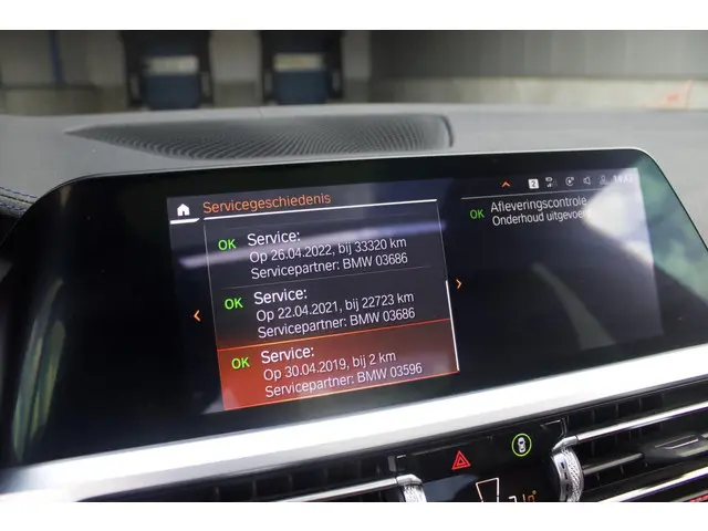 BMW 3 Serie 330i High Executive Edition 2019 Benzine 23