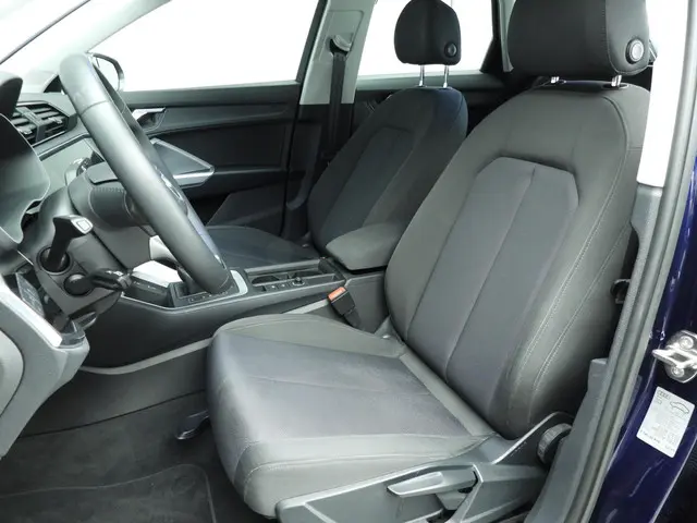 Audi Q3 35 TFSI Business Edition 2020 Benzine 8