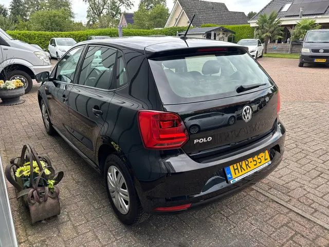 Volkswagen Polo 1.0 MPI Trendline 2017 Benzine 4