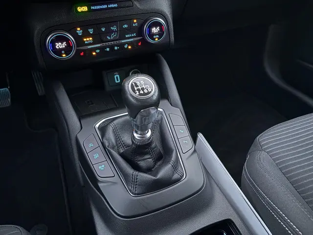 Ford Focus 1.0 EcoBoost Titanium Business 2018 Benzine 19